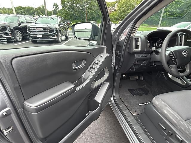 2025 Nissan Frontier Crew Cab Long Bed SV 4x4