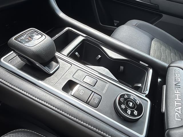 2025 Nissan Pathfinder SV 4WD