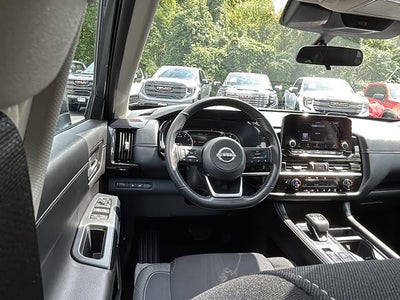 2025 Nissan Pathfinder SV 4WD