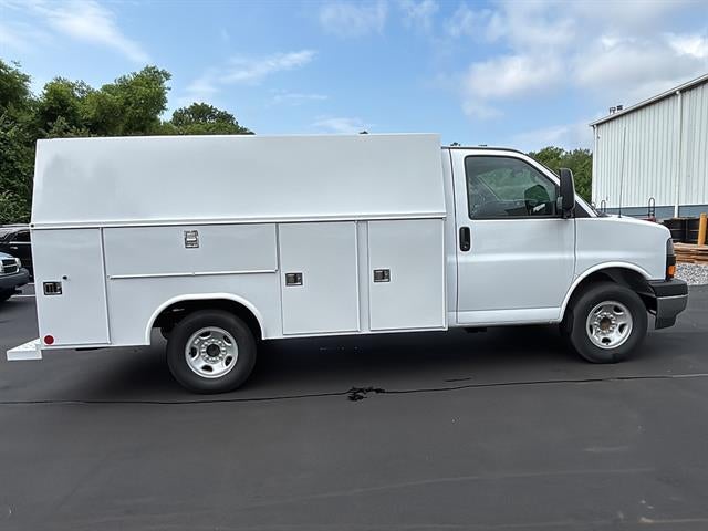 2026 GMC Savana Cutaway 3500 1WT