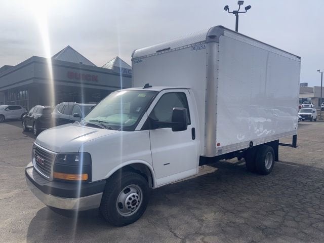 2026 GMC Savana Cutaway 3500 1WT