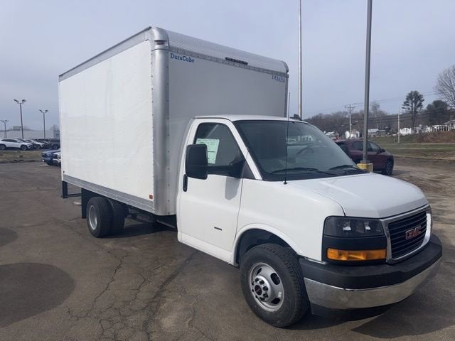 2026 GMC Savana Cutaway 3500 1WT