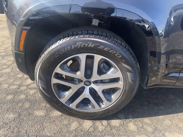 2024 Land Rover Defender 110 P400 X-Dynamic SE