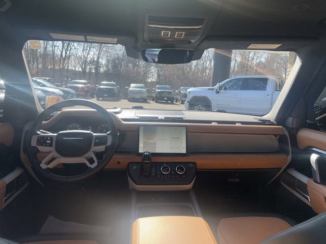 2024 Land Rover Defender 110 P400 X-Dynamic SE