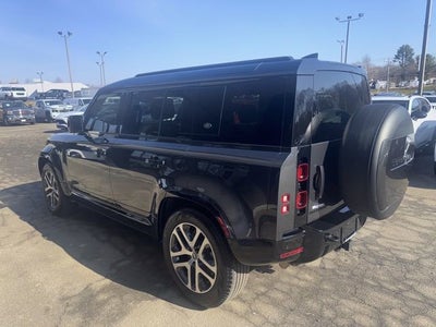 2024 Land Rover Defender 110 P400 X-Dynamic SE