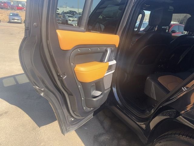 2024 Land Rover Defender 110 P400 X-Dynamic SE