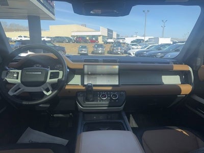 2024 Land Rover Defender 110 P400 X-Dynamic SE