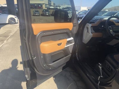 2024 Land Rover Defender 110 P400 X-Dynamic SE