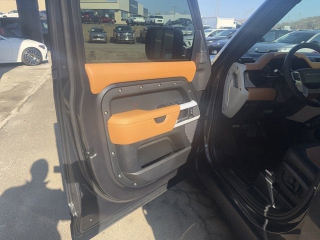 2024 Land Rover Defender 110 P400 X-Dynamic SE