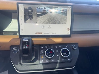 2024 Land Rover Defender 110 P400 X-Dynamic SE