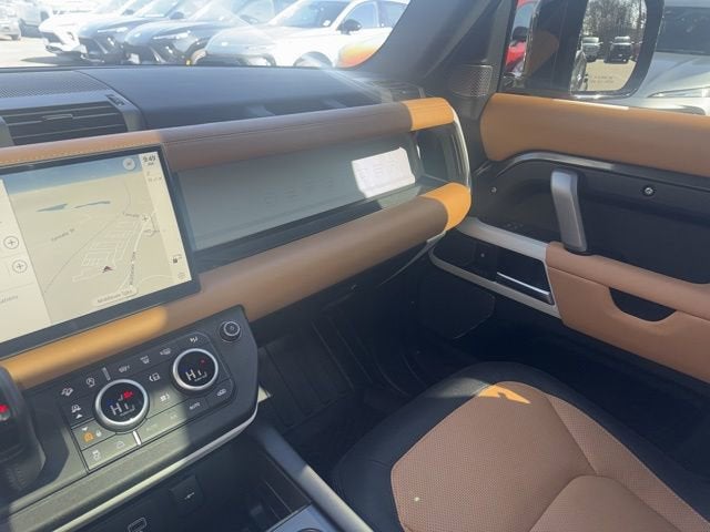 2024 Land Rover Defender 110 P400 X-Dynamic SE