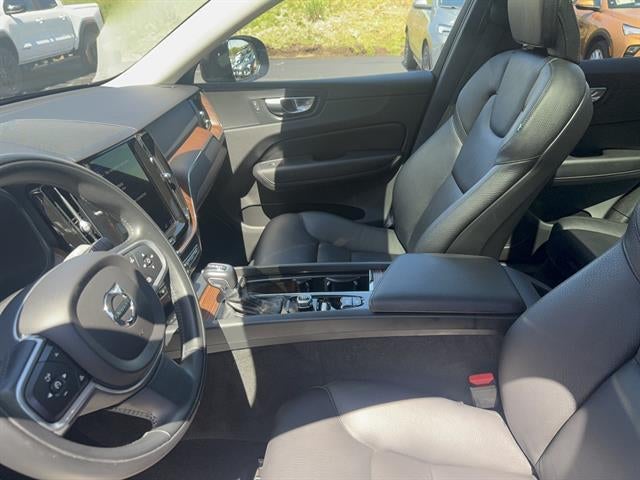 2021 Volvo XC60 T5 Momentum