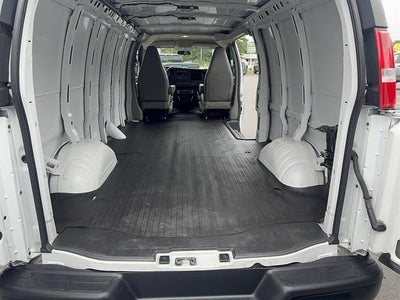 2025 Chevrolet Express Cargo WT