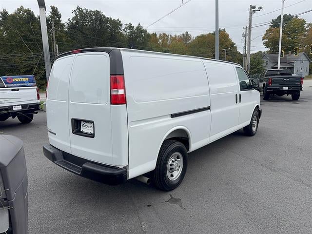 2025 Chevrolet Express Cargo WT