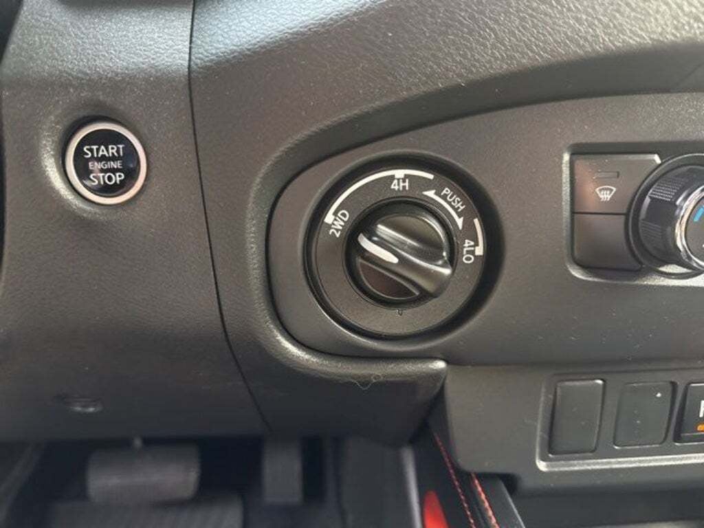 2023 Nissan Frontier Crew Cab PRO-4X 4x4