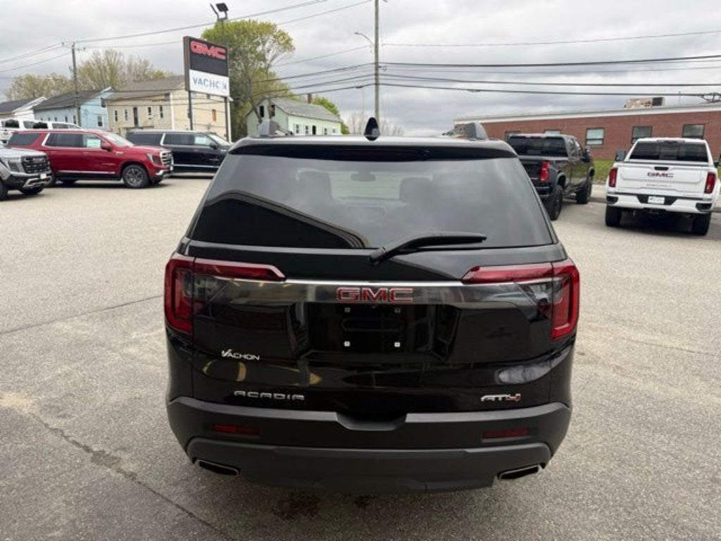 2023 GMC Acadia AT4