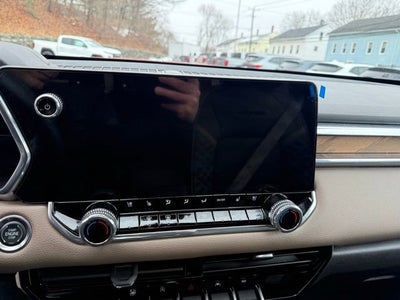 2025 GMC Canyon Denali