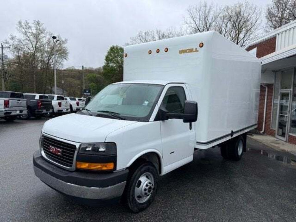 2026 GMC Savana Cutaway 3500 1WT