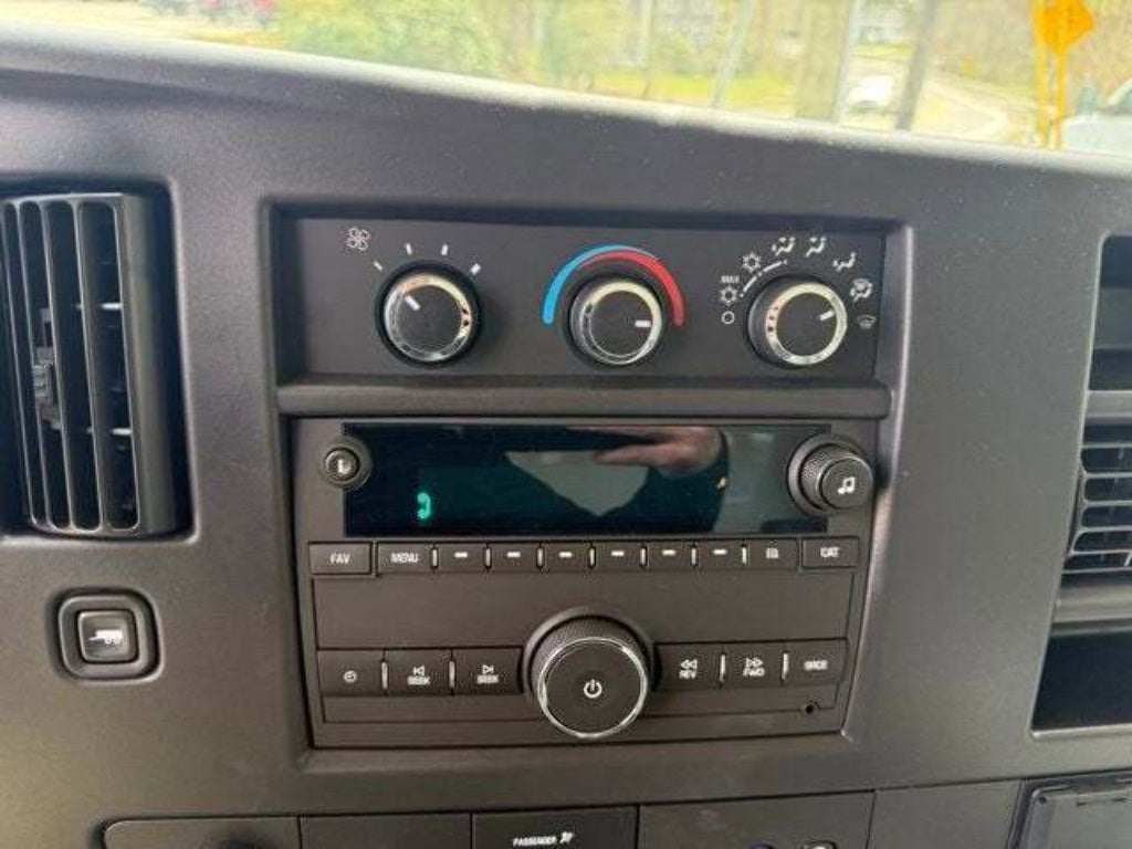 2026 GMC Savana Cutaway 3500 1WT