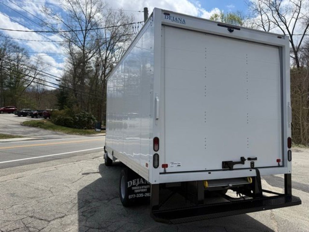 2026 GMC Savana Cutaway 3500 1WT