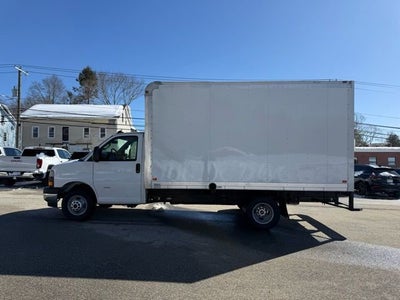 2026 GMC Savana Cutaway 3500 1WT