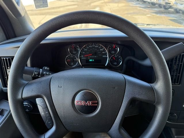 2026 GMC Savana Cutaway 3500 1WT