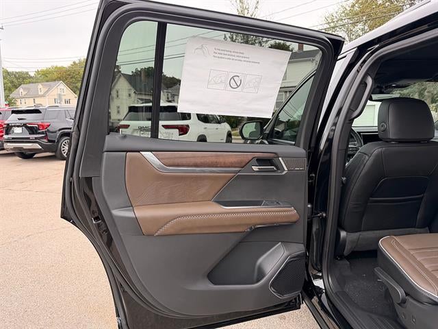 2027 GMC Acadia AWD Denali Ultimate