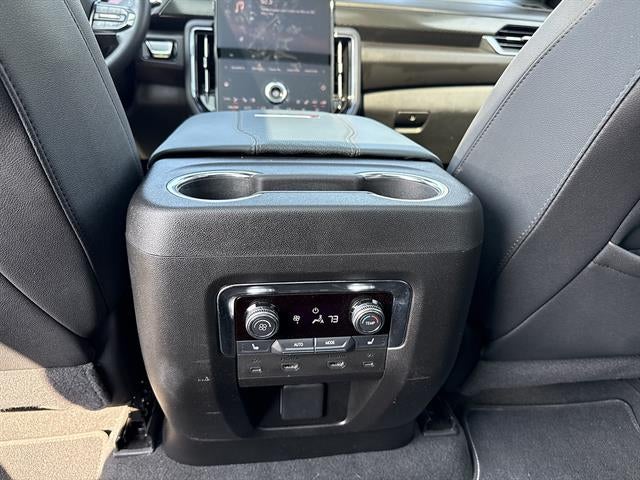 2025 GMC Yukon XL AT4