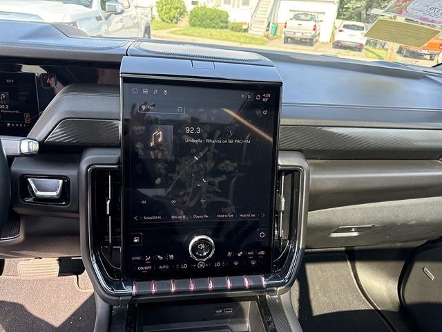 2025 GMC Yukon XL AT4
